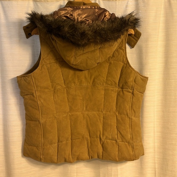 Eddie Bauer 100% leather down vest with removable hood - Picture 4 of 7